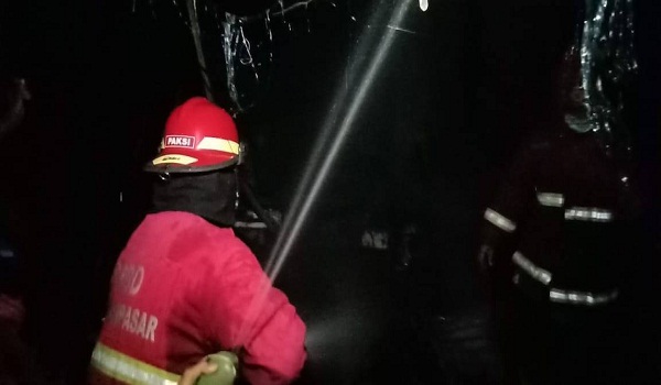 Kebakaran di Jalan Pura Demak